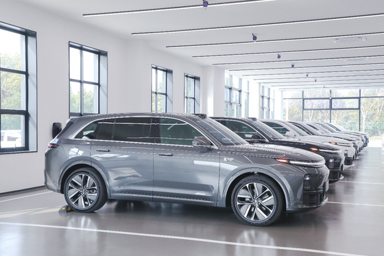 Smart Auto L7 Flagship 5-Seat Family  And Home SUV New Energy Vehicle 1350KM Range, Hybrid System Silver